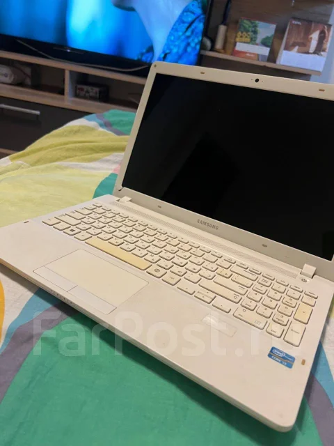 Samsung ATIV Book 2 270E5E. ��� 4 ��, WiFi: 1, Bluetooth: 1 ����