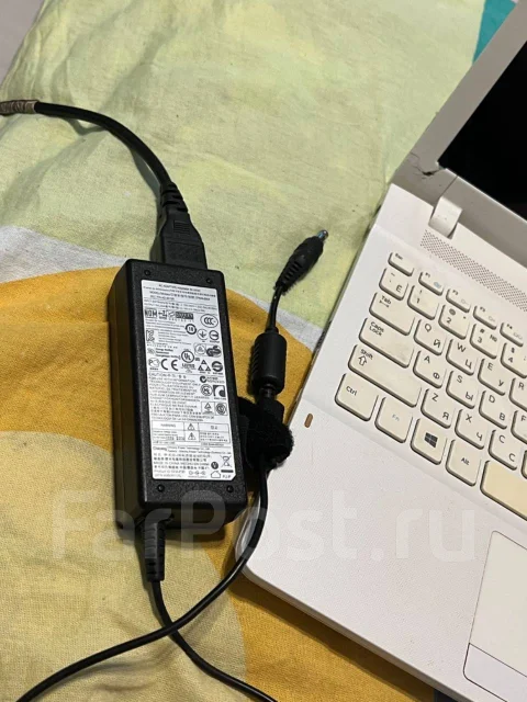 Samsung ATIV Book 2 270E5E. ��� 4 ��, WiFi: 1, Bluetooth: 1 ����