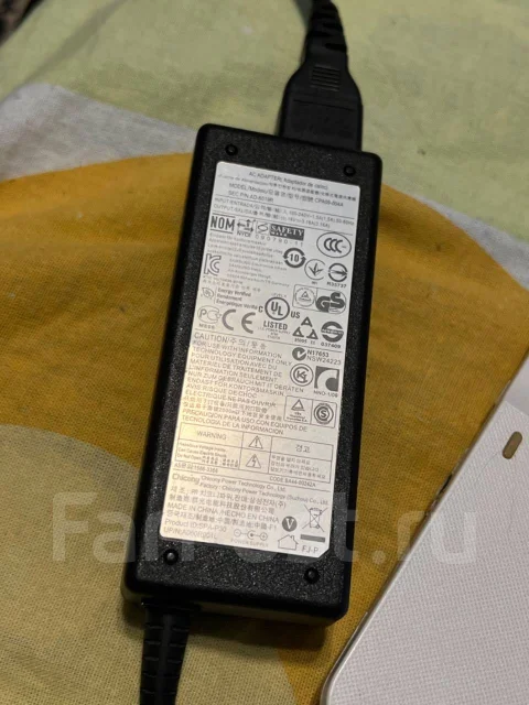 Samsung ATIV Book 2 270E5E. ��� 4 ��, WiFi: 1, Bluetooth: 1 ����