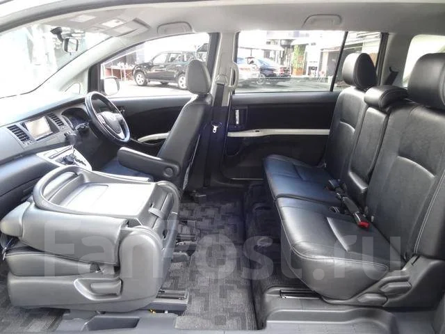 Toyota Isis. �������, ��������, 1.8 (143��.�.), ������, 68 000����. ��, �/�. ��� ����� �� ������������ ����