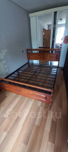 Кровать 160 см х 200 см, двуспальная, металл, б/у, в наличии. Цена: 7 ...