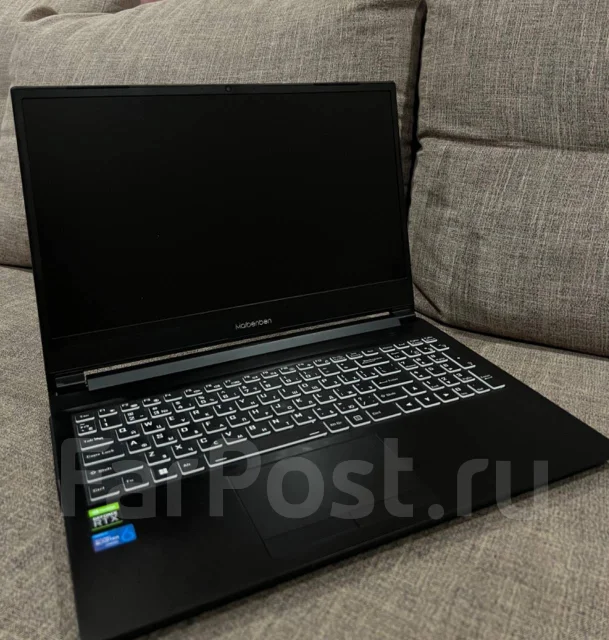 Maibenben. 15.6", 3,3����, ��� 16 ��, ���� 512���, WiFi: 1, Bluetooth: 1, ����������� �� 5��. ����