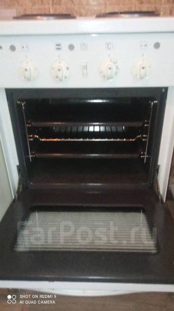 Электроплита с духовкой, б/у, в наличии. Цена: 3 500₽ во Владивостоке