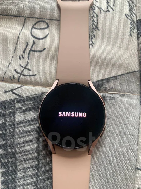 Samsung Galaxy Watch4 ����