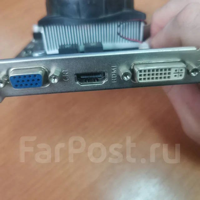GeForce GT 220 ����