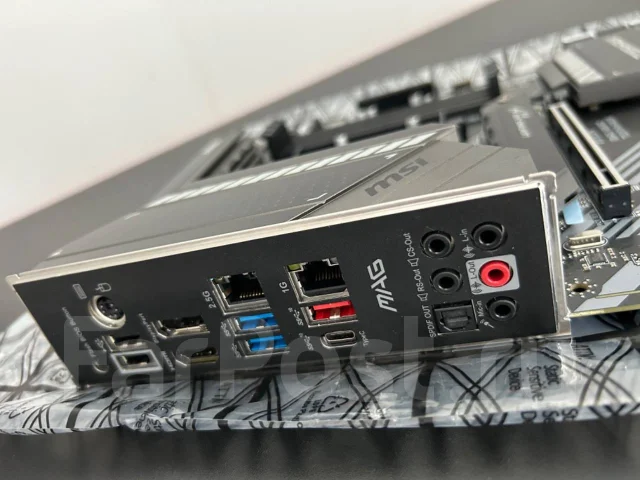 AMD B550 ����