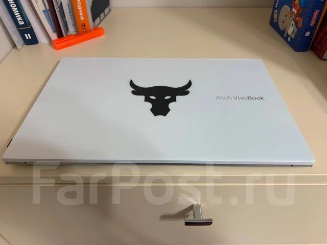 Asus VivoBook S. 15.6", 2����, ��� 16 ��, ���� 512���, WiFi: 1, Bluetooth: 1, ����������� �� 12��. ����