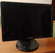 Samsung. 19", ���������� �� (LCD, LED, QLED) ����