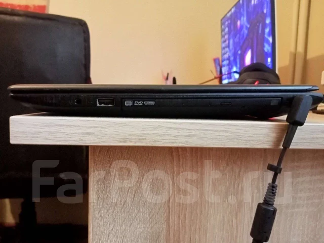 Acer Aspire E15. 15.6", 2,5����, ��� 12 ��, ���� 500���, WiFi: 1, Bluetooth: 1, ����������� �� 5��. ����
