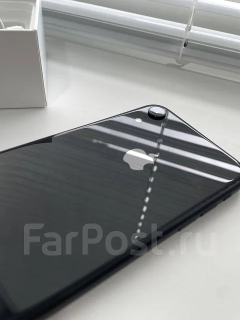 Apple iPhone Xr. �/�, 64 ��, ������, 3G, 4G LTE, NFC ����