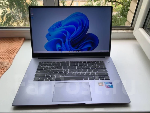 Honor MagicBook 15. 15.6", ��� 8 ��, ���� 256���, WiFi: 1, Bluetooth: 1 ����