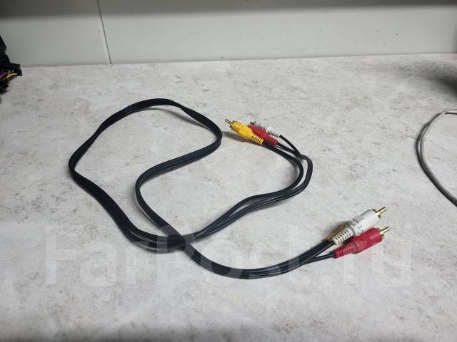 Кабель 3 RCA - 3 RCA 1 метр noname 1, б/у, в наличии. Цена: 150₽ во ...