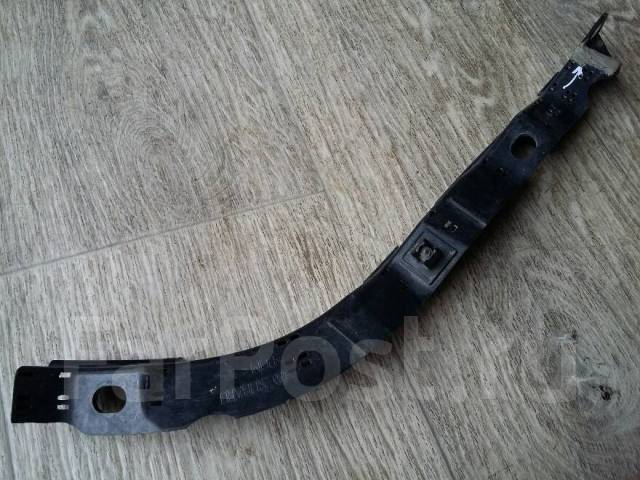 Направляющая переднего бампера правая 57707XA02A дефект Subaru Tribeca ...