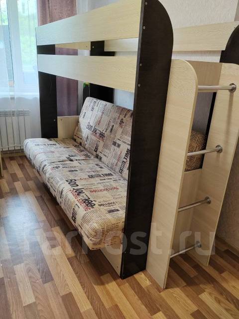 Двухъярусная кровать-диван, б/у, в наличии. Цена: 14 000₽ во Владивостоке