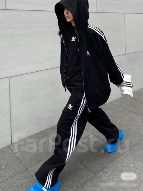 Костюм спортивный женский Balenciaga x Adidas luxe, 42, 44, демисезон, новый, в наличии. Цена: 3 500₽ во Владивостоке