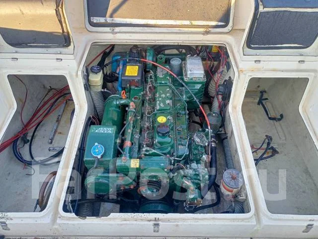 Yamaha F-26. ����� 8��., ��������� ������������, 200��.�., ������ ����