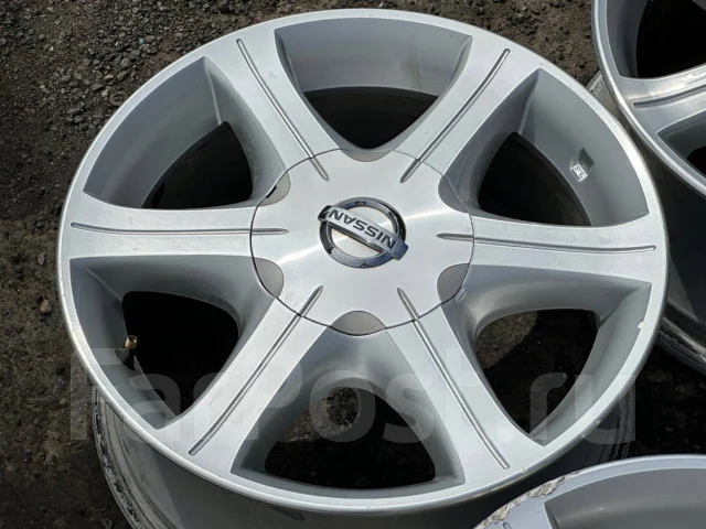 Хорошее состояние. Оригинальные диски Nissan R16 5x114.3, 16