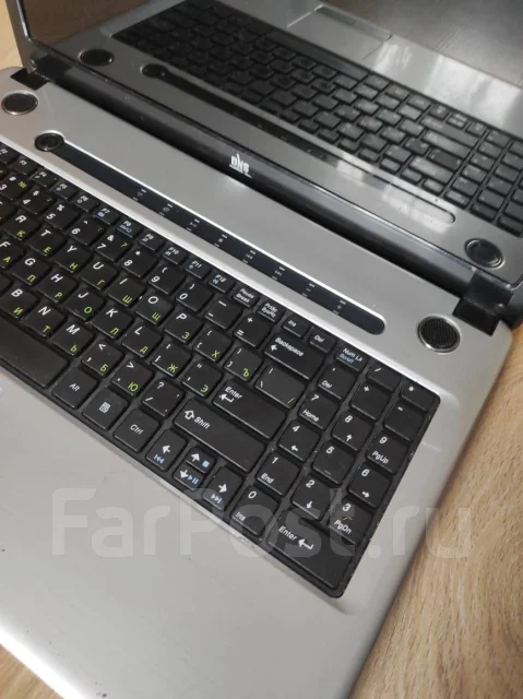 DNS. 15.6", ��� 4 ��, ���� 120���, WiFi: 1, Bluetooth: 1, ����������� �� 2��. ����