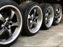 Japan Racing. 9.5/8.5x18", 5x114.3, ET32/32, �� 78,1���. ����
