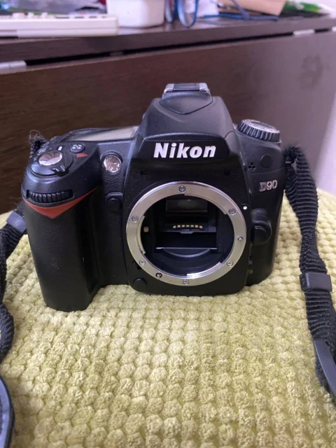 Nikon D90. 10 - 14.9 ��, ���: 14� � ����� ����
