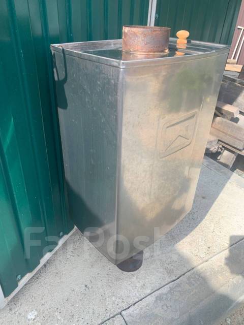 Бак «Теплодар» на трубе для печи, б/у, в наличии. Цена: 6 500₽ в Артеме