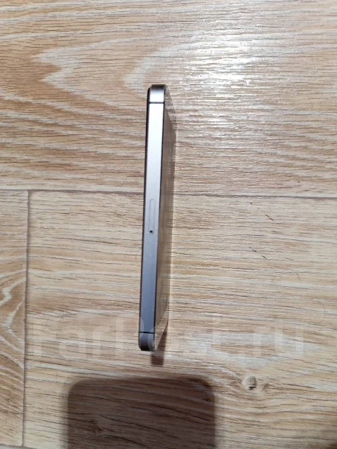 Apple iPhone 5s. �/�, 16 ��, �����������, 3G, 4G LTE ����