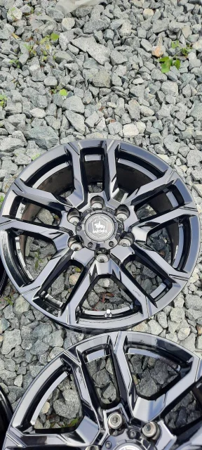 Kosei Barerock. 8.0x17", 6x139.7, ET25 ����