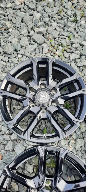 Kosei Barerock. 8.0x17", 6x139.7, ET25 ����