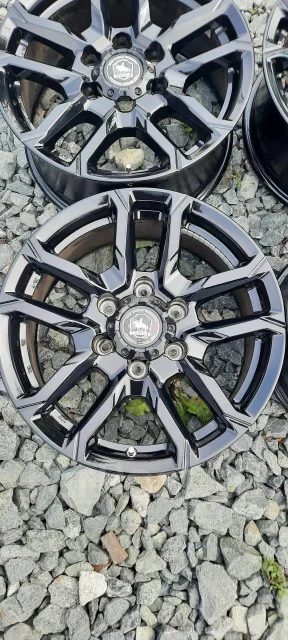 Kosei Barerock. 8.0x17", 6x139.7, ET25 ����