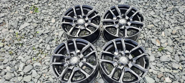 Kosei Barerock. 8.0x17", 6x139.7, ET25 ����