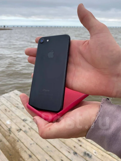 Apple iPhone 7. �/�, 32 ��, ������, 4G LTE, NFC ����
