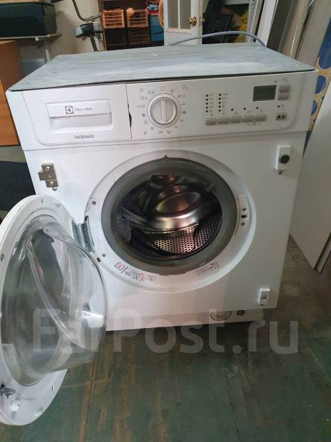 Продам встраиваемую стиральную машинку Electrolux EWX 147410W на запча ...