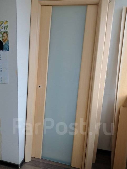 Двери межкомнатные, б/у, в наличии. Цена: 4 000₽ во Владивостоке
