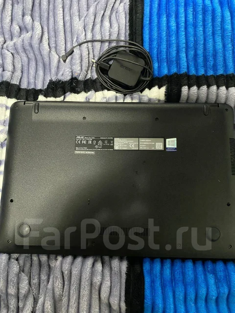 Asus VivoBook. 15.6", 2����, ��� 6 ��, ���� 237���, WiFi: 1, Bluetooth: 1, ����������� �� 6��. ����