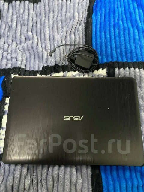 Asus VivoBook. 15.6", 2����, ��� 6 ��, ���� 237���, WiFi: 1, Bluetooth: 1, ����������� �� 6��. ����
