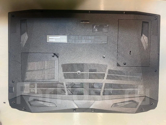 Acer Nitro 5 AN515-52. 15.6", 2,3����, ��� 8 ��, ���� 640���, WiFi: 1, Bluetooth: 1, ����������� �� 1��. ����