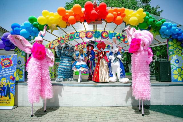 Алиса в стране чудес. Аниматор. Шоу во Владивостоке