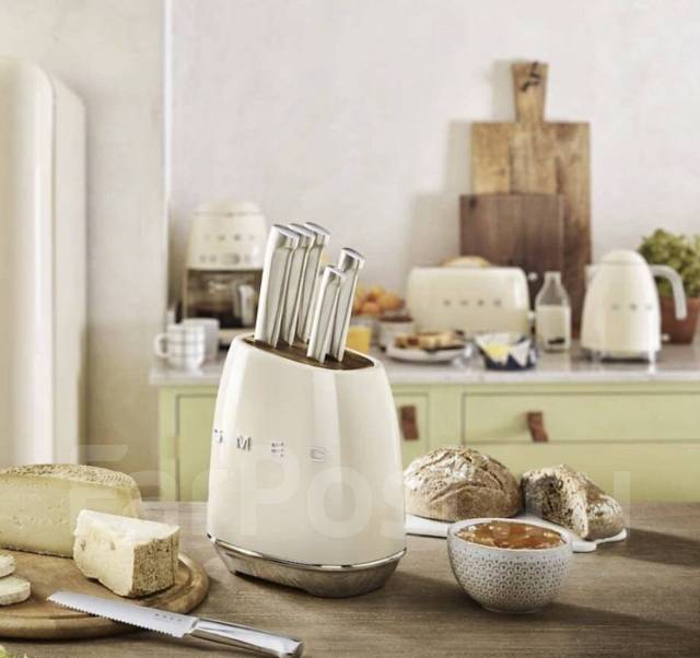 Набор Кухонных Ножей с Подставкой Smeg, новый, в наличии. Цена: 9 500 ...