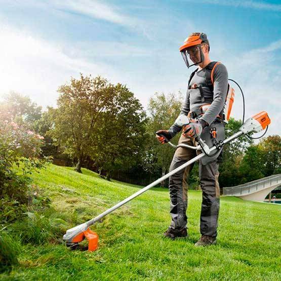 Покос травы, кустарников во Владивостоке