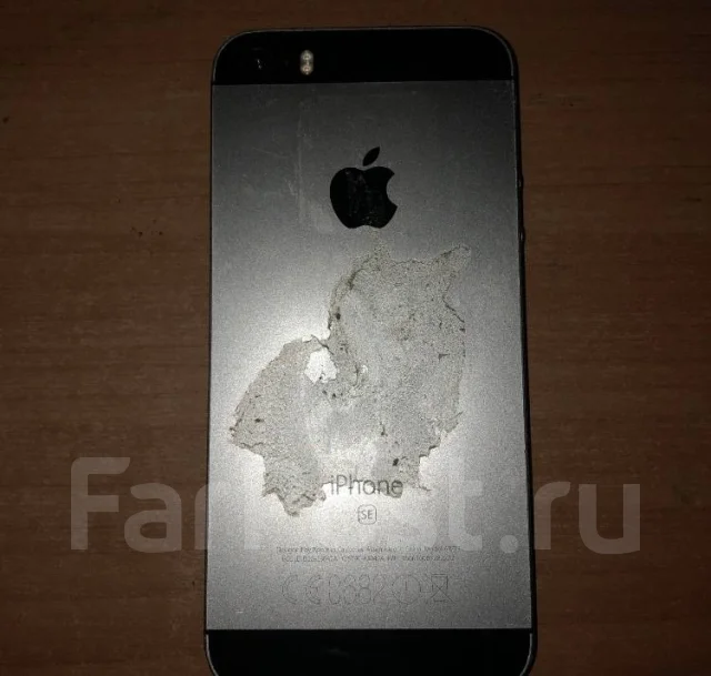Apple iPhone SE. �/�, 32 ��, �����, 3G, 4G LTE. ��� ����� �� ��������������-����������� ����
