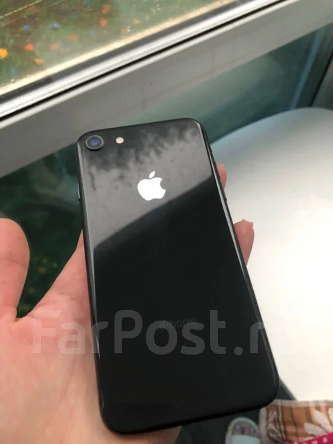 Apple iPhone 8. �/�, 64 ��, ������, 3G, 4G LTE, ����������, NFC ����