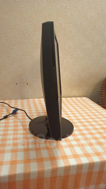 Samsung. 22", ���������� �� (LCD, LED, QLED) ����