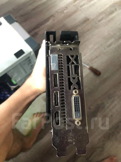 Radeon RX 580 ����