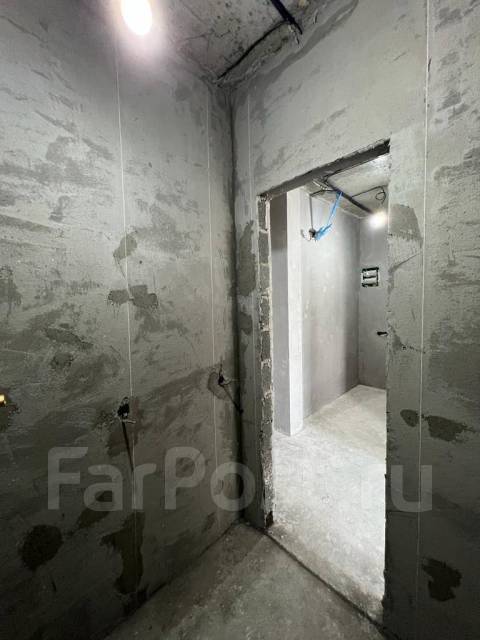 Ручная штукатурка шпаклeвка обои. Ламинат и плитка покраску стен во ...