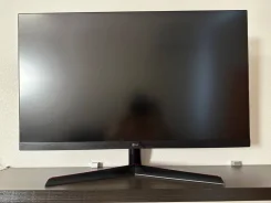 LG. 31.5", ���������� �� (LCD, LED, QLED) ����