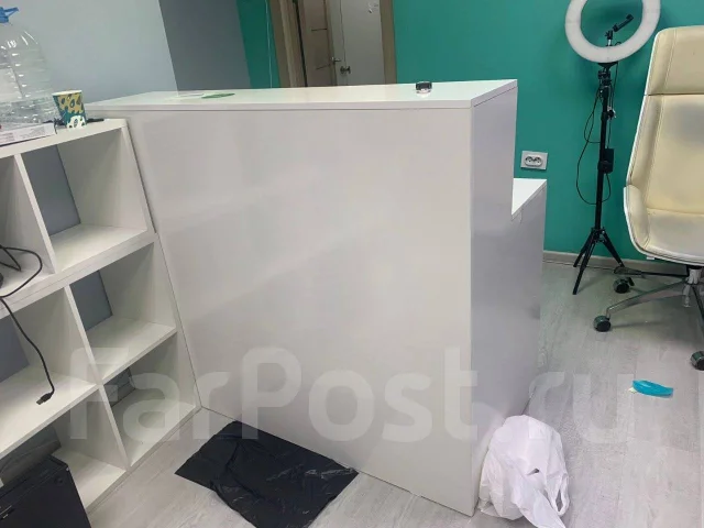 Ресепшен стойка администратора, б/у, в наличии. Цена: 6 000₽ во ...