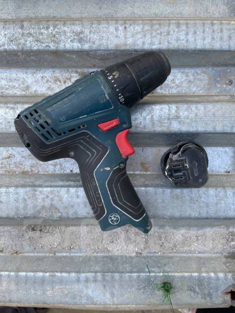 Шуруповерт Bosch GSR 120-LI, б/у, в наличии. Цена: 3 000₽ во Владивостоке