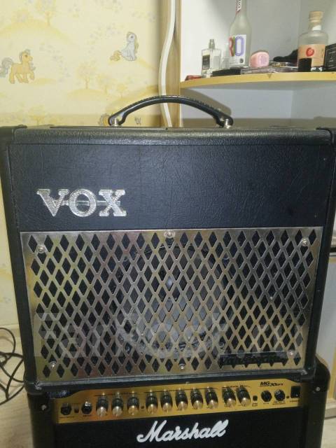 VOX Комбоусилитель для электоритары VOX VT15 Valvetronix, б/у, в ...