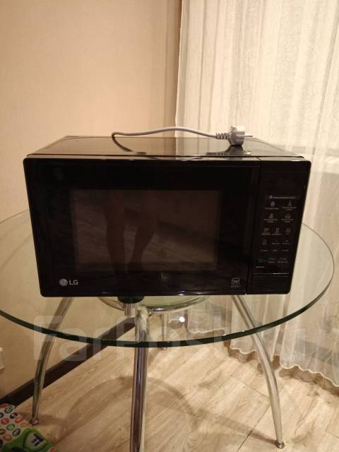 Микроволновая печь, LG, б/у, в наличии. Цена: 4 500₽ во Владивостоке