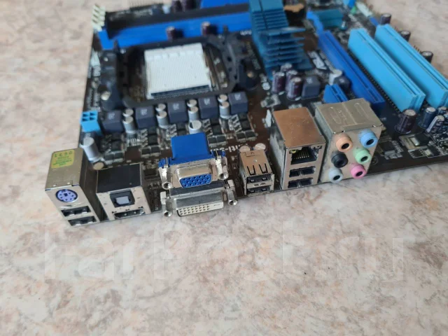 Socket AM2+ ����